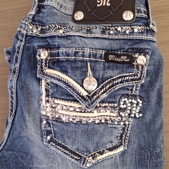 MISS ME SIZE 28 BOOTCUT ONLY ONCE.. LOTS OF BLING💞💞💞 - Picture 8 of 9